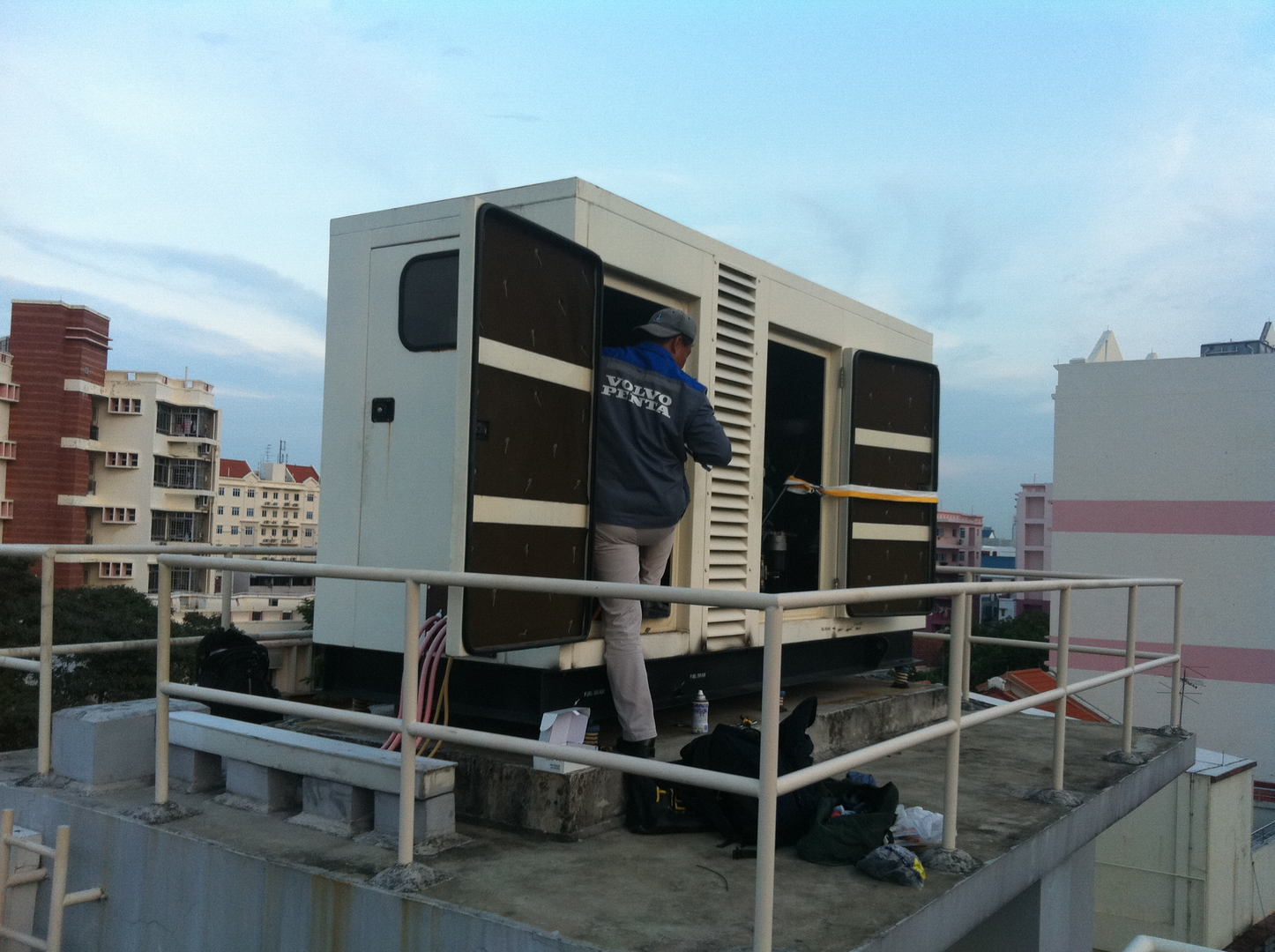 Industrial generator set
